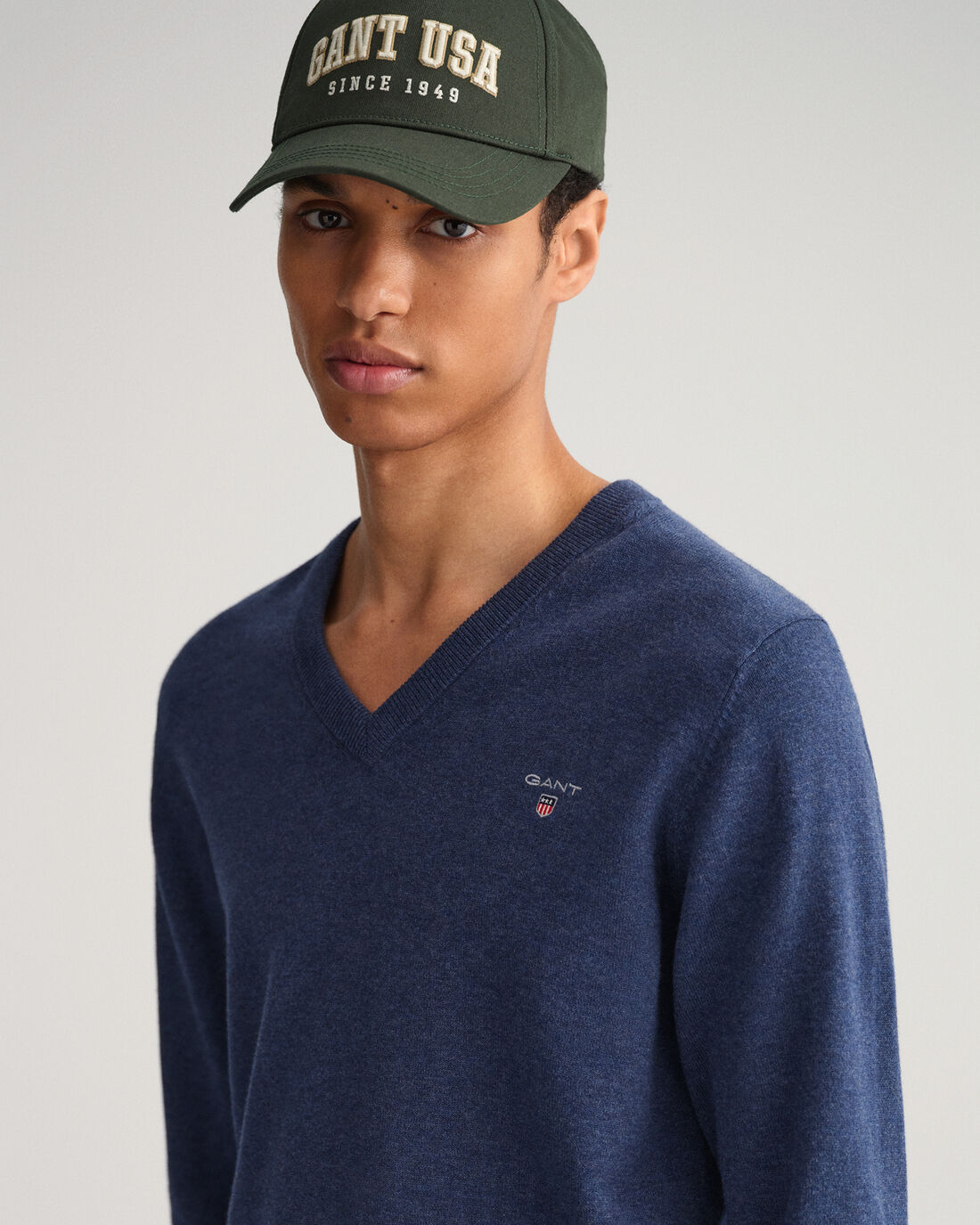 Navy cotton V-neck pullover Gant - 8030552/433