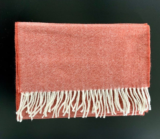 Cherry red herringbone woolen scarf Lana Verde